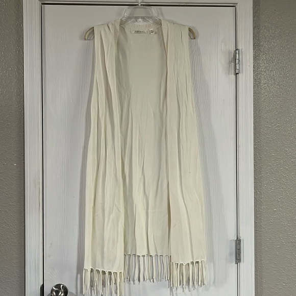 Cyrus Ivory Cream Vest with Fringe Size L - Picture 1 of 3